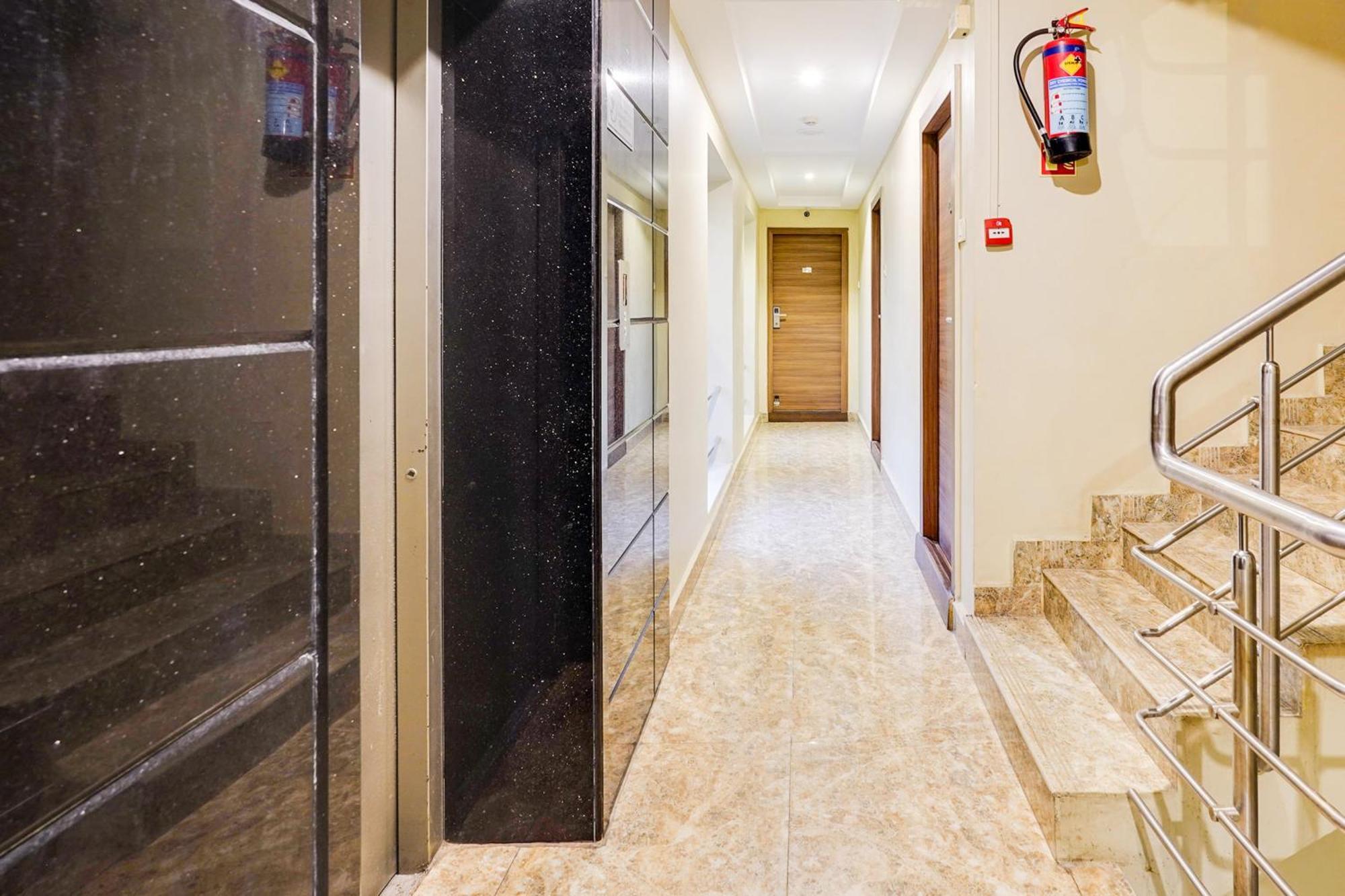 Super Townhouse Oak Kodambakkam Formerly Cine City Chennai Exterior photo