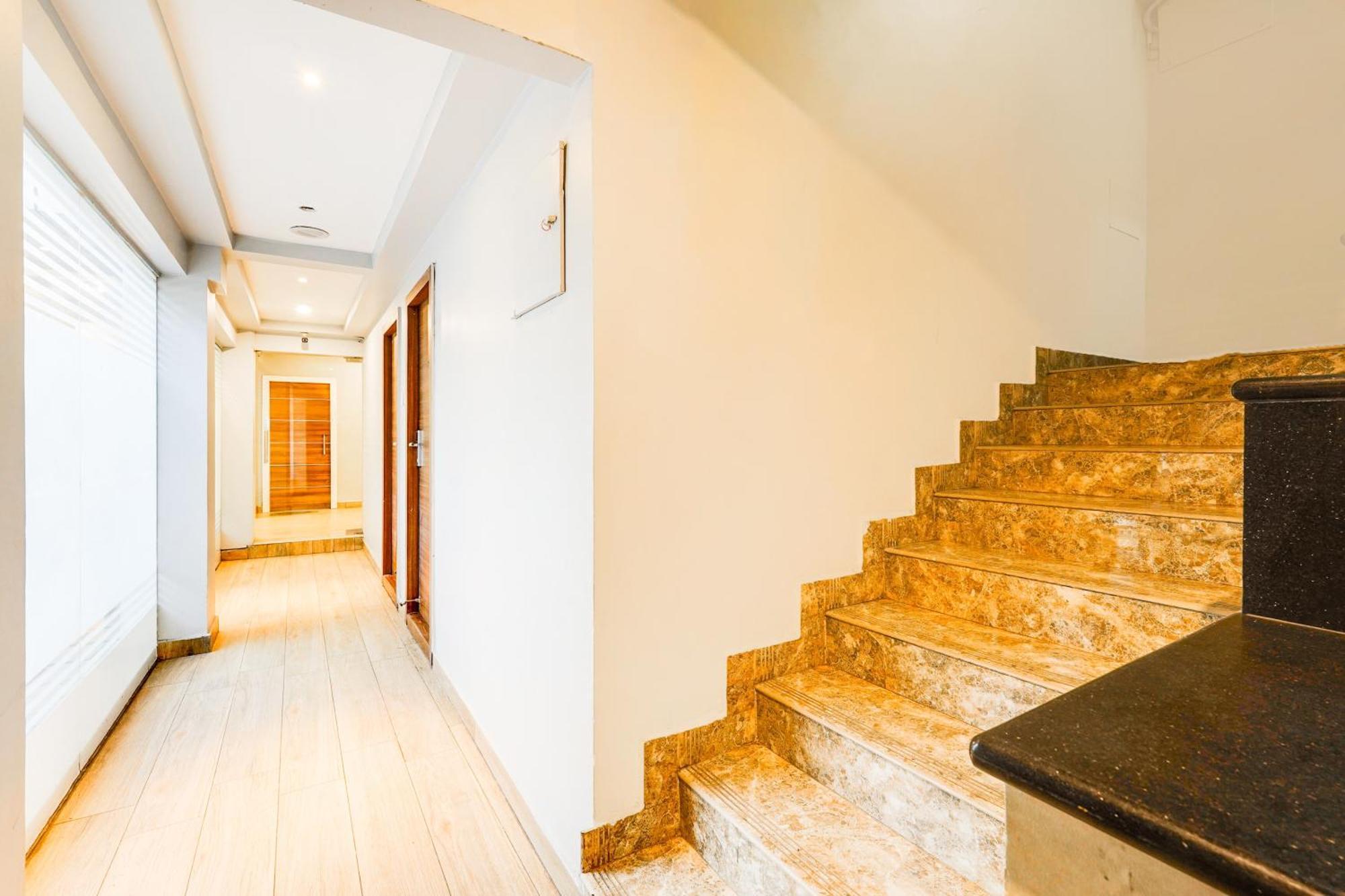 Super Townhouse Oak Kodambakkam Formerly Cine City Chennai Exterior photo