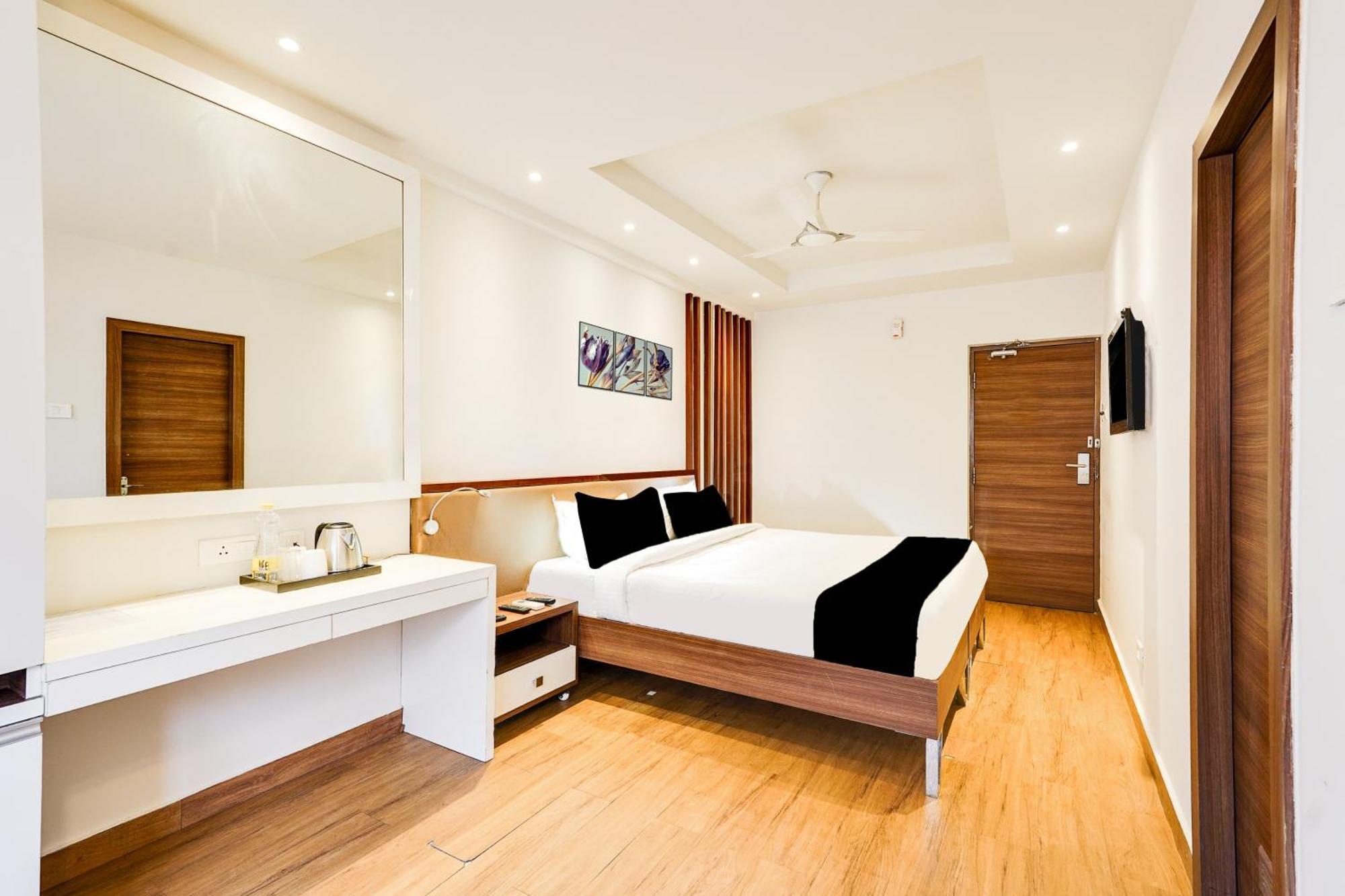 Super Townhouse Oak Kodambakkam Formerly Cine City Chennai Exterior photo